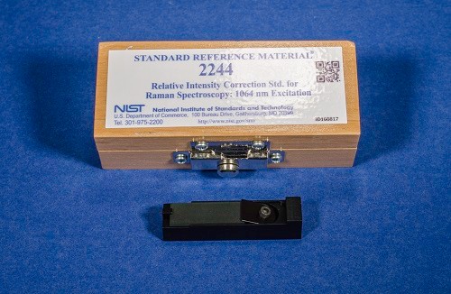 SRM 2244 - 拉曼光譜的相對強(qiáng)度校正標(biāo)準(zhǔn)：1064 nm激發(fā)